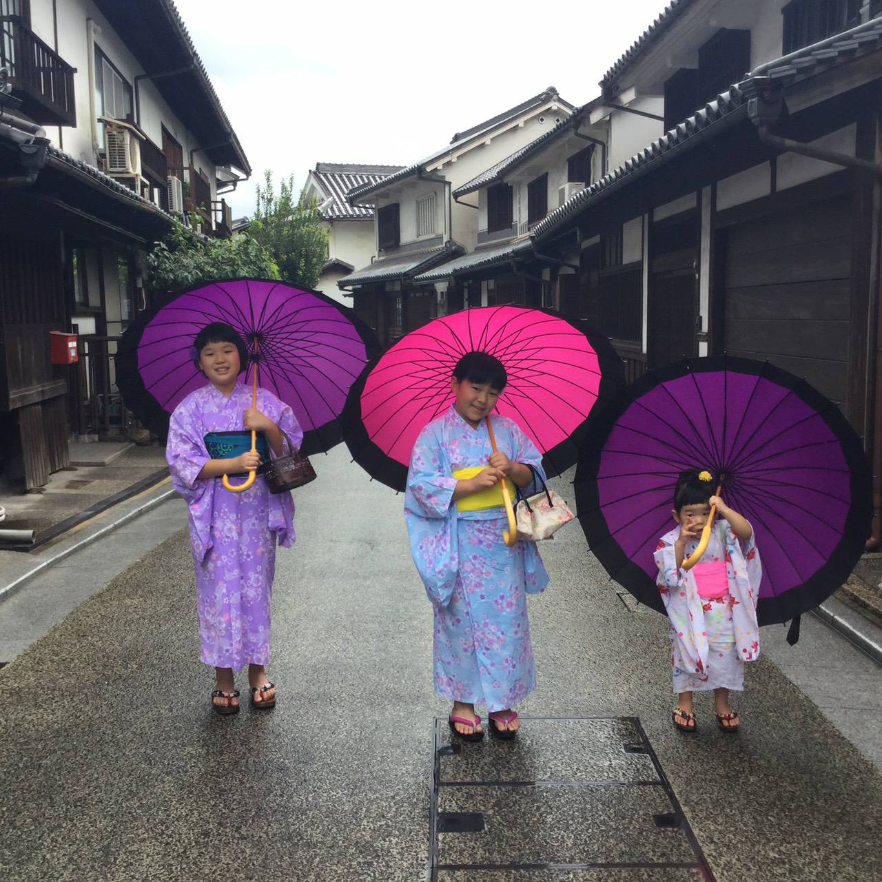 雨の日は、和傘で。。。