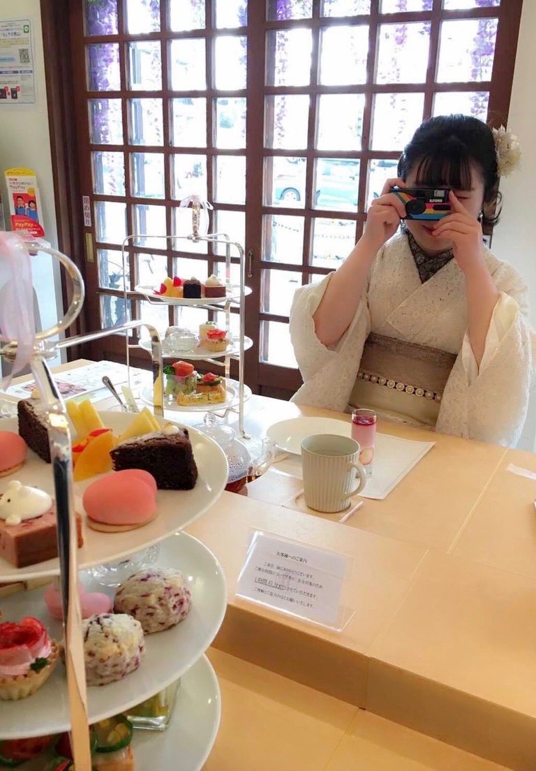 アフタヌーンティーにはレトロ着物で♡
