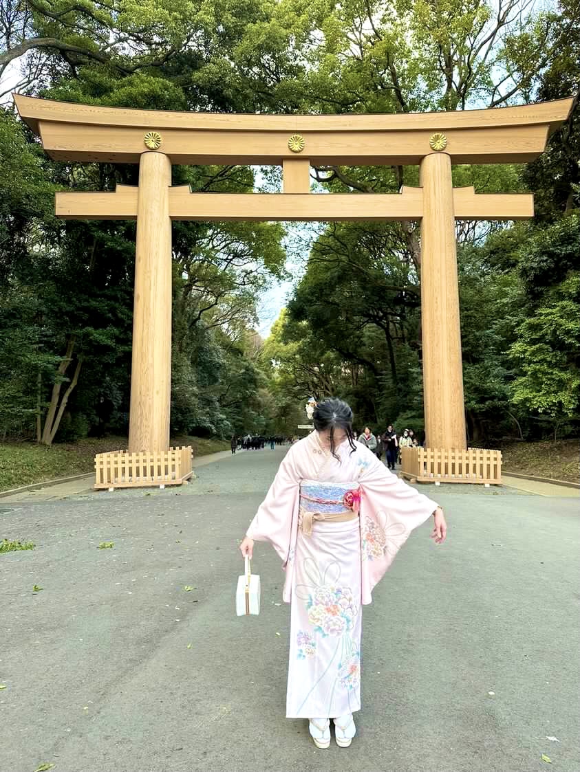 華やかなお着物でお出かけはいかがですか？♡あったかセットもオススメです^ ^